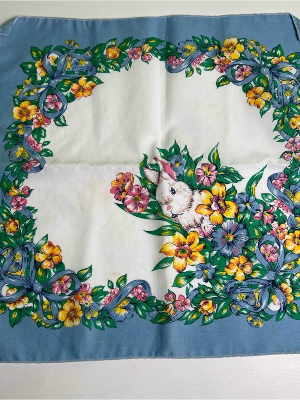 Vintage bunny spring Easter napkins 10pc
Couple have yellowing (see pictures) - Picture 9 of 12